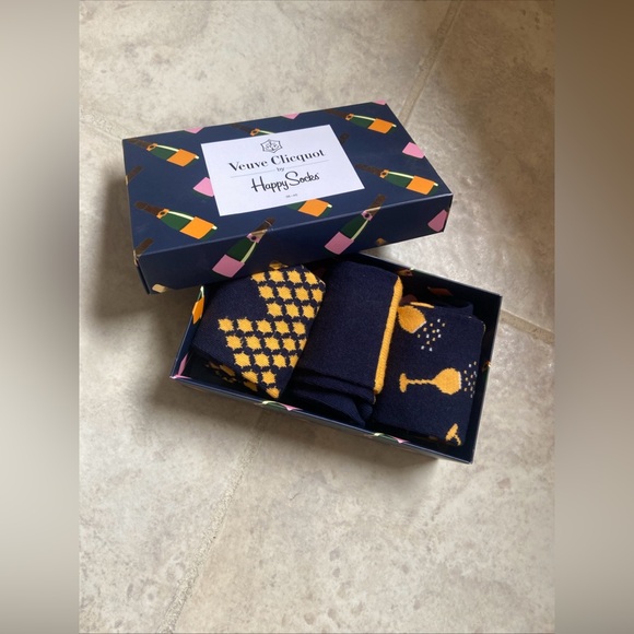 NEW Veuve Clicquot Happy Socks Box Set 3 Pairs Limited Edition US 4 1/2 - 7 1/2 - Picture 1 of 3